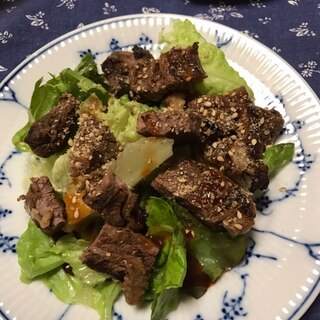 牛肉のソテーのすりゴマサラダ